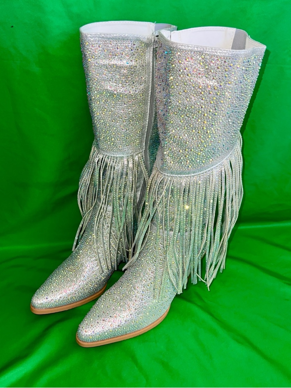 Women's Silver Rhinestone Fringe Boots Size 6 NWT!